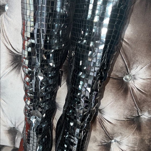 🪩 THE REFLECTION OF PERFECTION 👑 Azalea Wang "Showstopper" Mirror Mosaic Boots 🪩 - Picture 10 of 12
